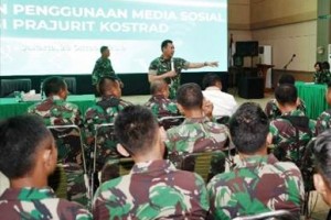 Sosialisasi penggunaan media sosial kepada prajurit dan PNS Markas Kostrad